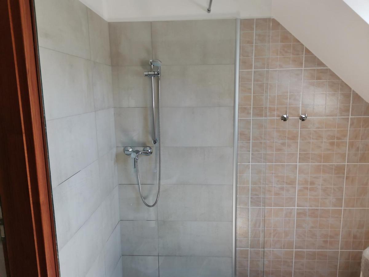 Poroszlay Apartman Debrecen Buitenkant foto