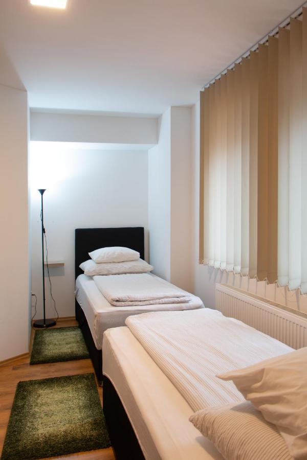 Poroszlay Apartman Debrecen Buitenkant foto
