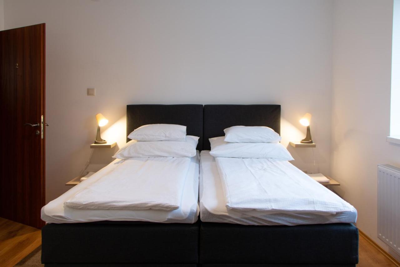Poroszlay Apartman Debrecen Buitenkant foto