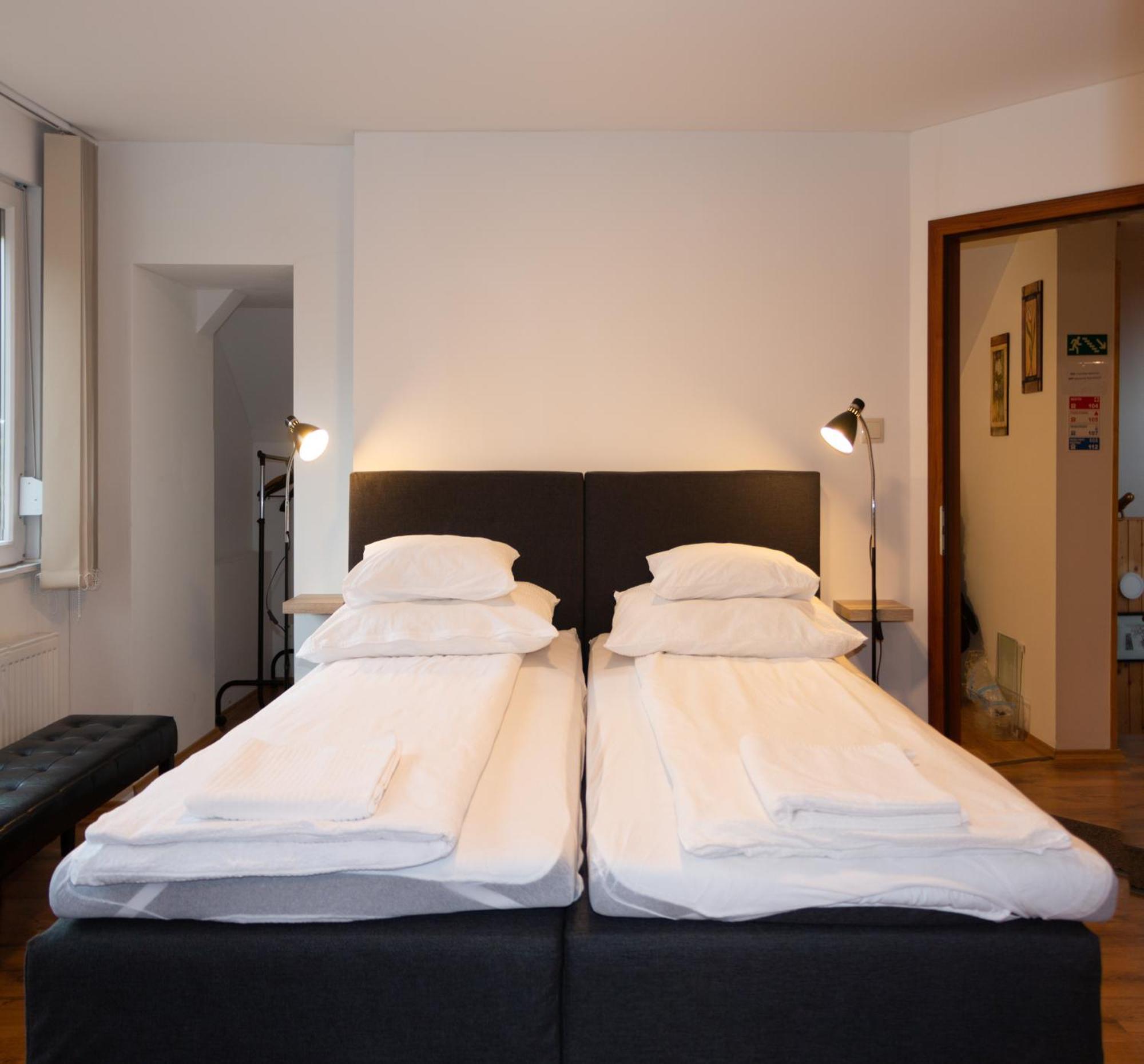 Poroszlay Apartman Debrecen Buitenkant foto