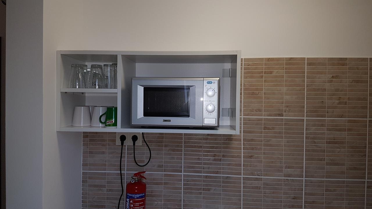 Poroszlay Apartman Debrecen Buitenkant foto