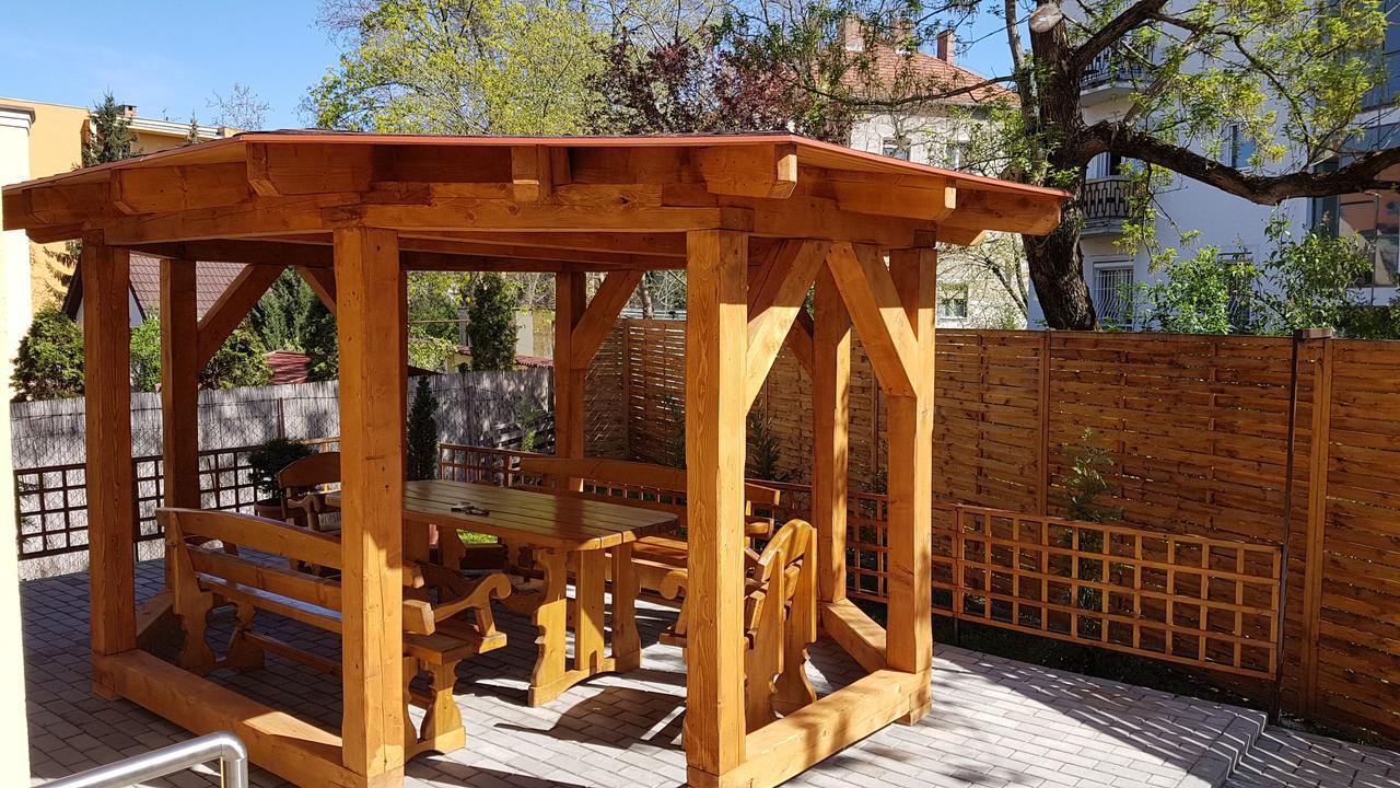 Poroszlay Apartman Debrecen Buitenkant foto